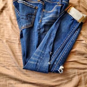 American eagle ripped knee jeans